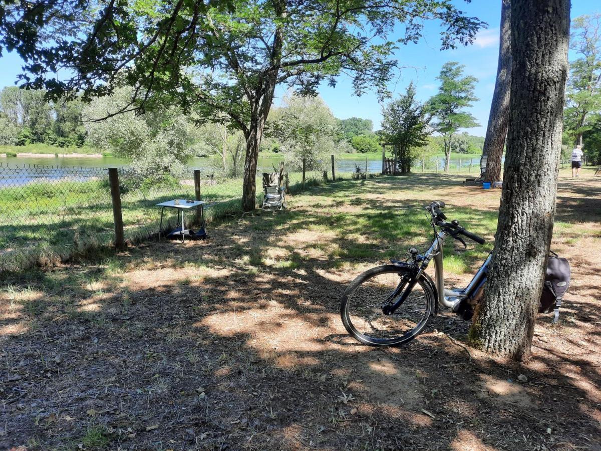 Camping Onlycamp Le Port Saint-Benoît-sur-Loire Exteriér fotografie